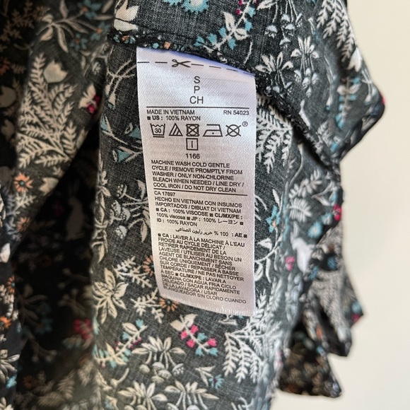 Old Navy Blouse - Picture 6 of 9